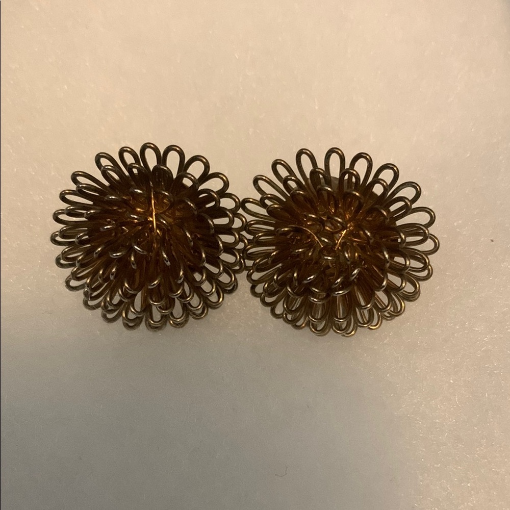 Elegant Gold Flower Earrings